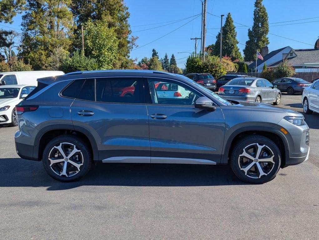 new 2025 Volkswagen Tiguan car, priced at $35,030