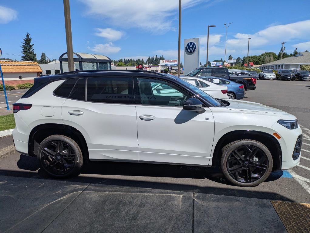 new 2025 Volkswagen Tiguan car, priced at $40,104