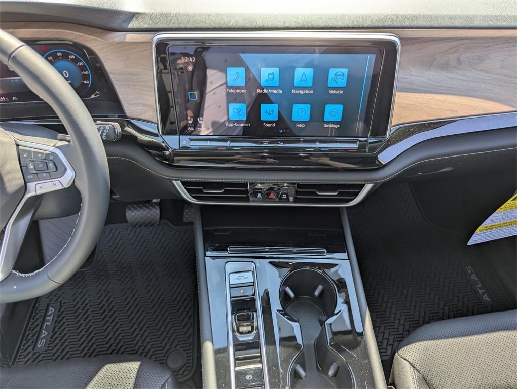 new 2025 Volkswagen Atlas car, priced at $43,777