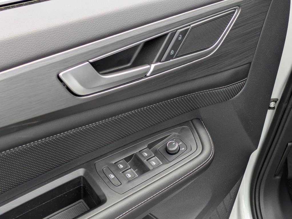 new 2025 Volkswagen Atlas Cross Sport car, priced at $39,764