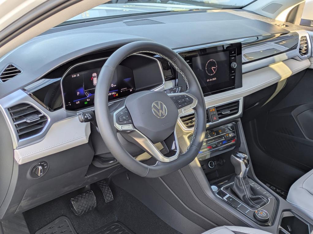 new 2025 Volkswagen Taos car