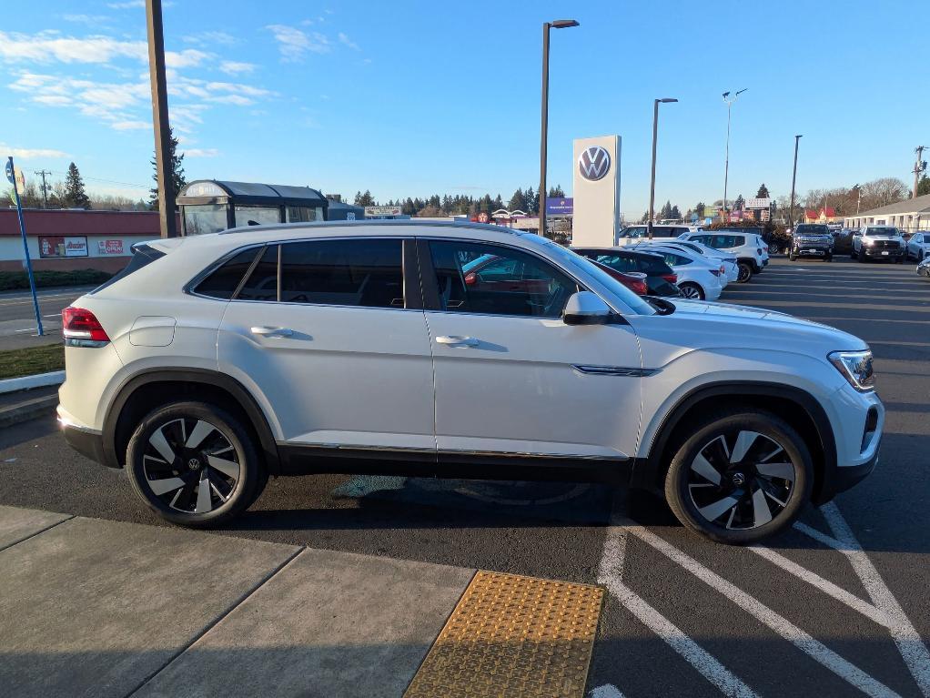 new 2025 Volkswagen Atlas Cross Sport car