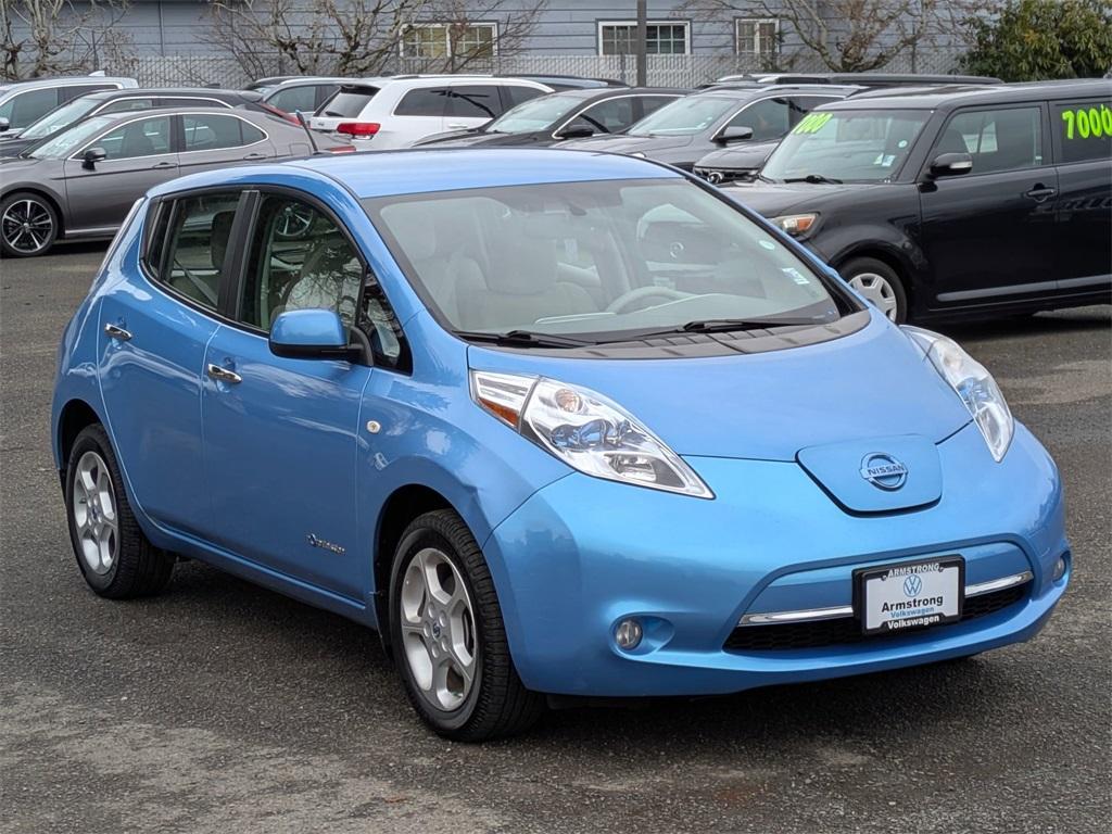 used 2011 Nissan Leaf car, priced at $5,000