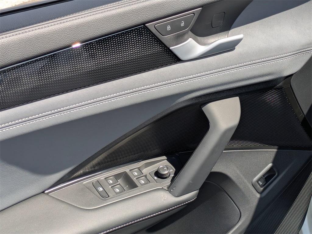 new 2025 Volkswagen Tiguan car, priced at $32,933