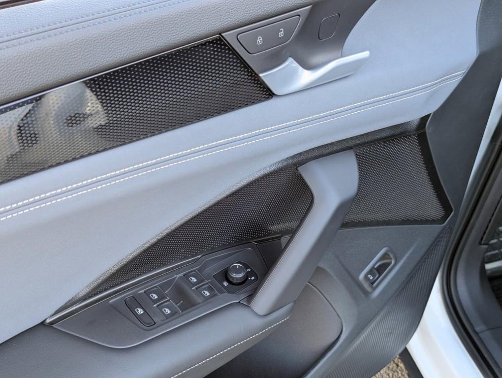 new 2025 Volkswagen Tiguan car, priced at $37,959