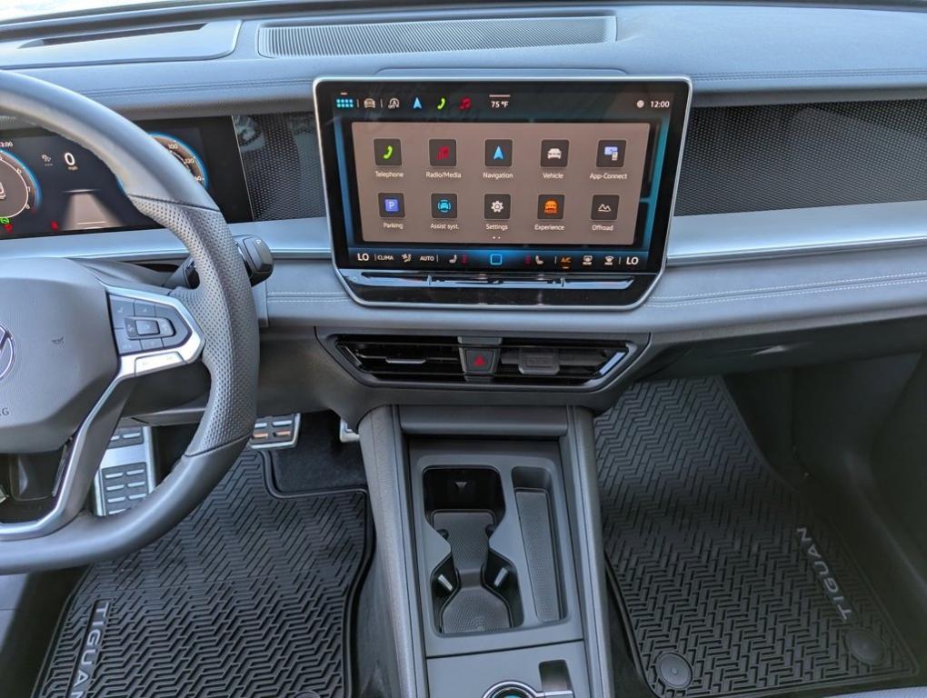 new 2025 Volkswagen Tiguan car, priced at $37,959