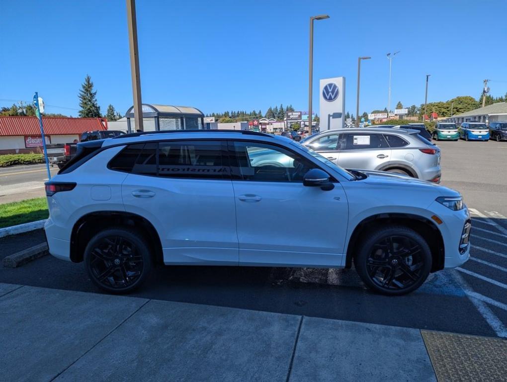 new 2025 Volkswagen Tiguan car, priced at $37,959