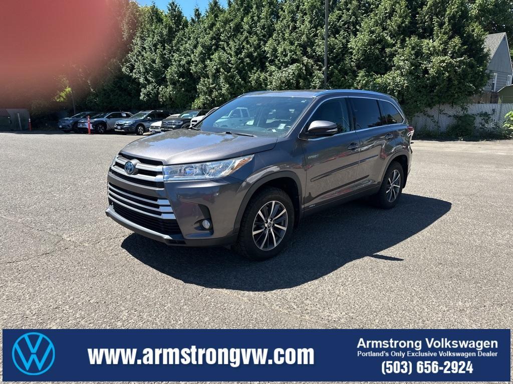 used 2017 Toyota Highlander Hybrid car, priced at $26,808