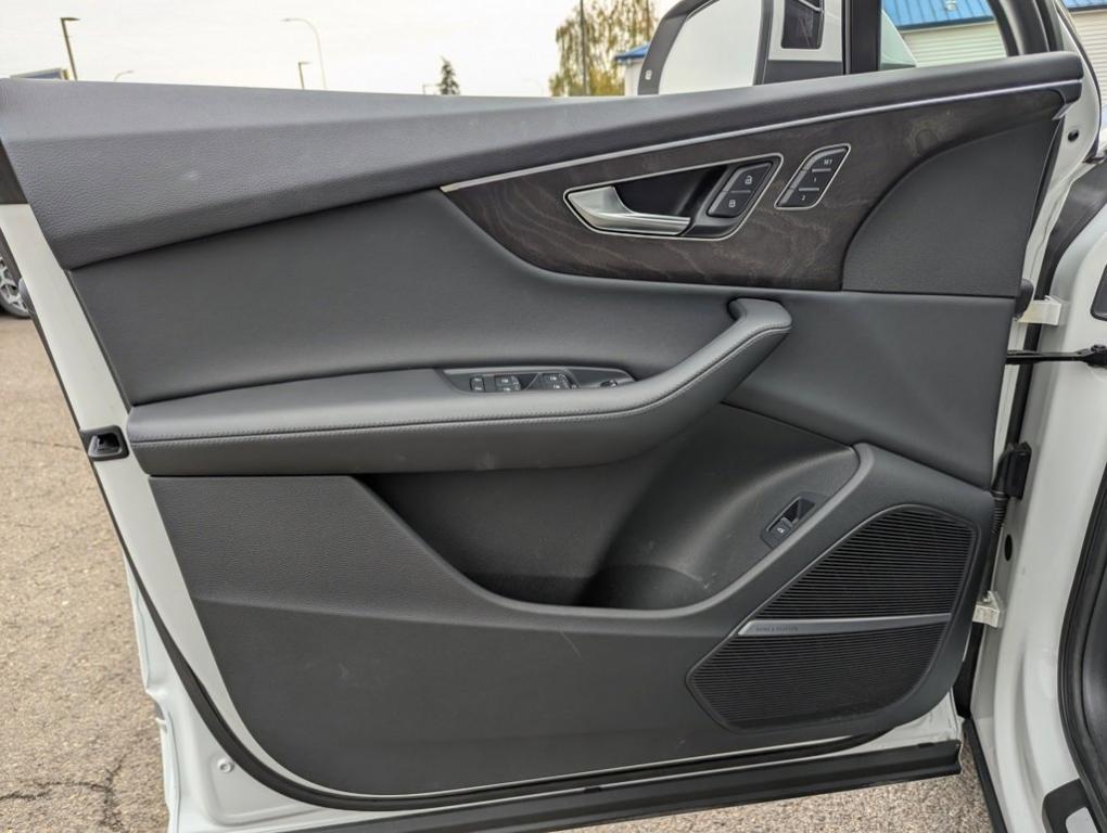 used 2023 Audi Q7 car, priced at $39,709