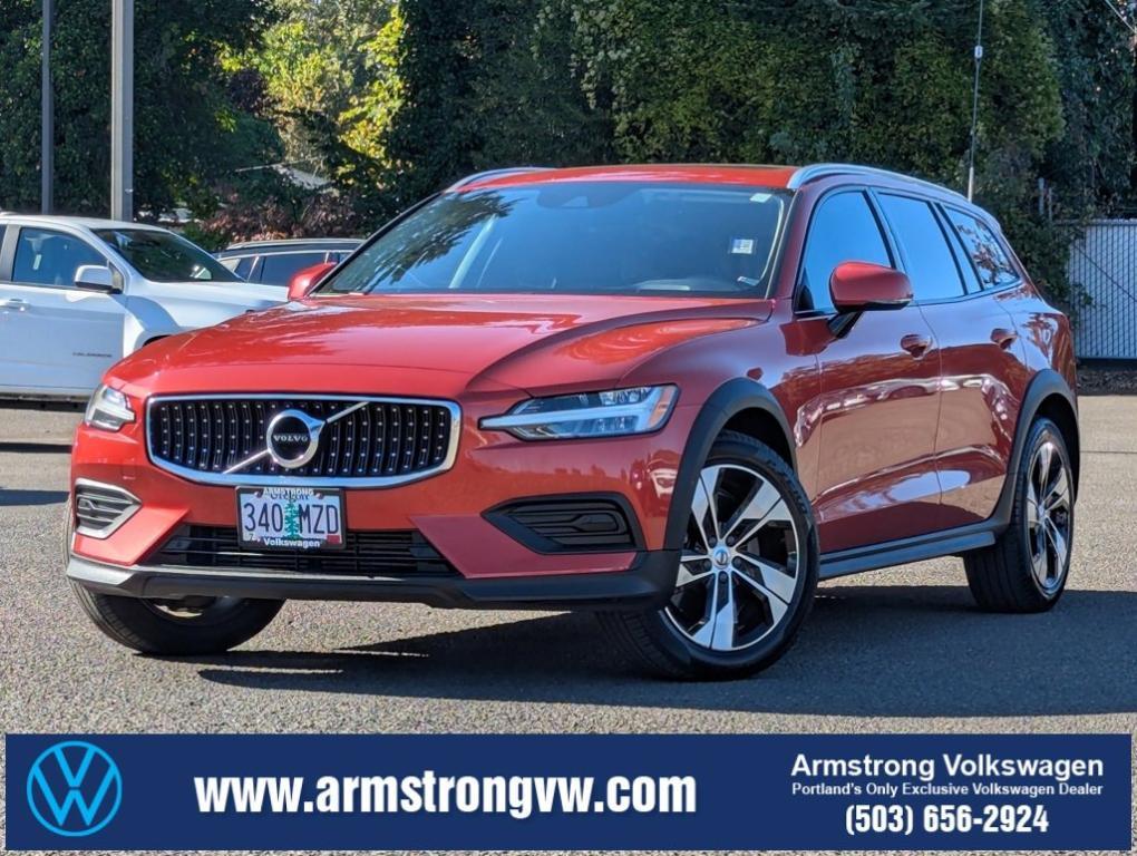 used 2020 Volvo V60 Cross Country car, priced at $25,628
