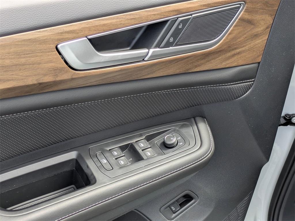 new 2025 Volkswagen Atlas car, priced at $45,641