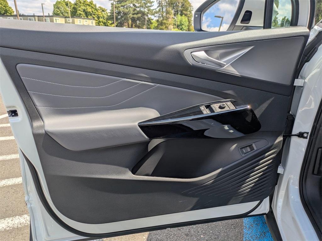 new 2025 Volkswagen ID.4 car, priced at $46,368