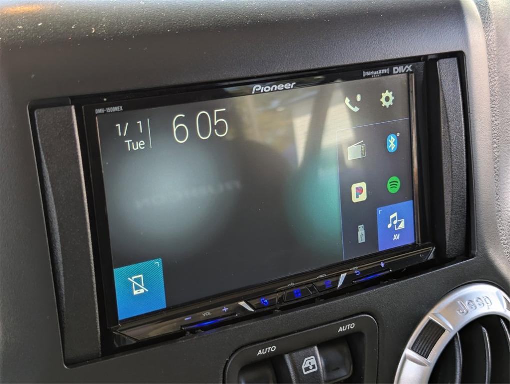 used 2015 Jeep Wrangler Unlimited car, priced at $22,788