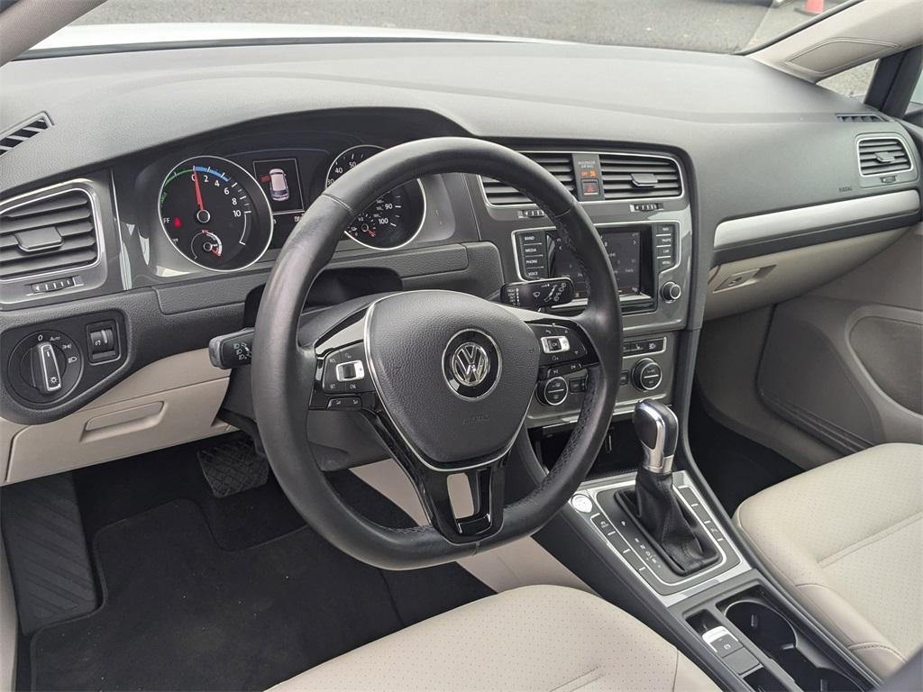 used 2015 Volkswagen e-Golf car, priced at $9,260