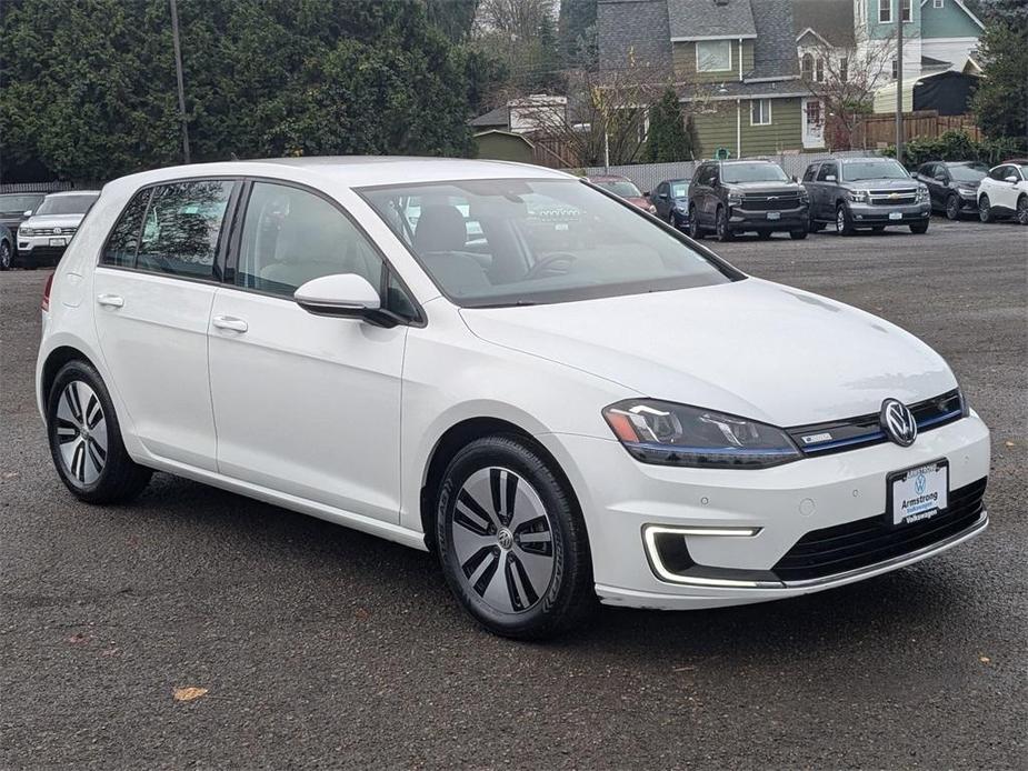 used 2015 Volkswagen e-Golf car, priced at $9,260