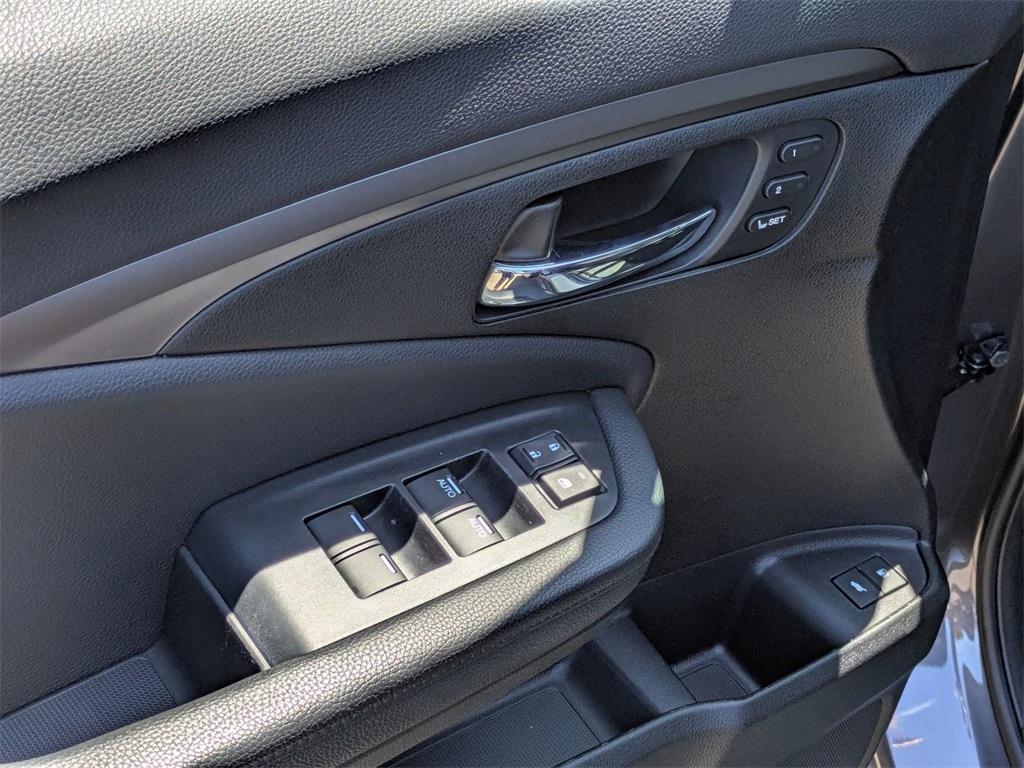 used 2021 Honda Pilot car, priced at $29,999