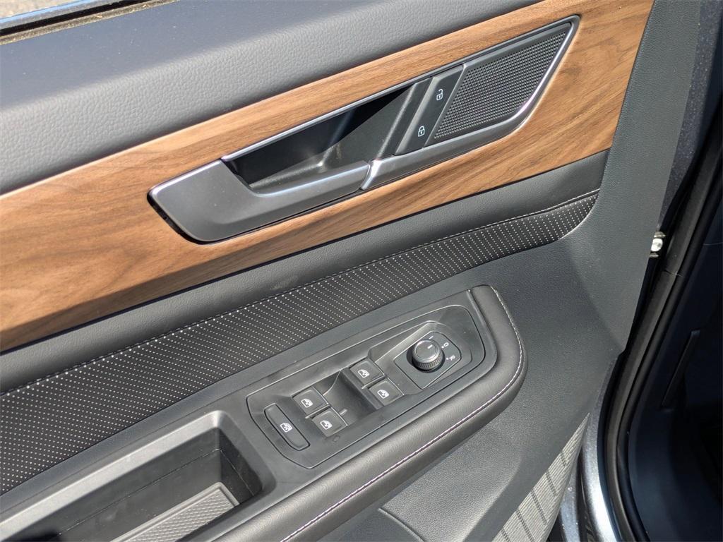 new 2025 Volkswagen Atlas car, priced at $40,995