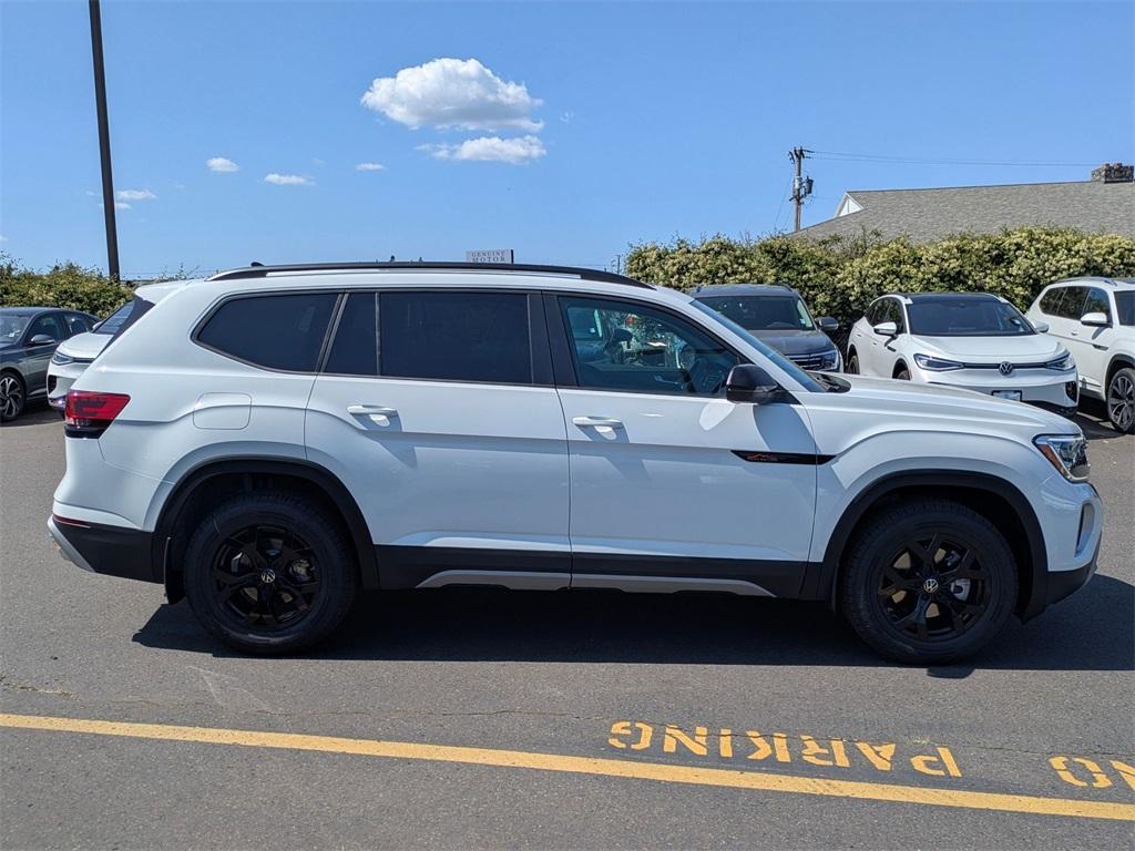 new 2025 Volkswagen Atlas car, priced at $48,406