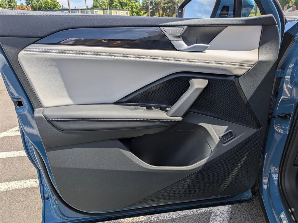 new 2025 Volkswagen Tiguan car, priced at $42,914