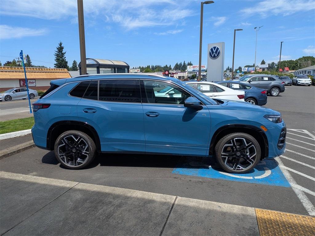 new 2025 Volkswagen Tiguan car, priced at $42,914