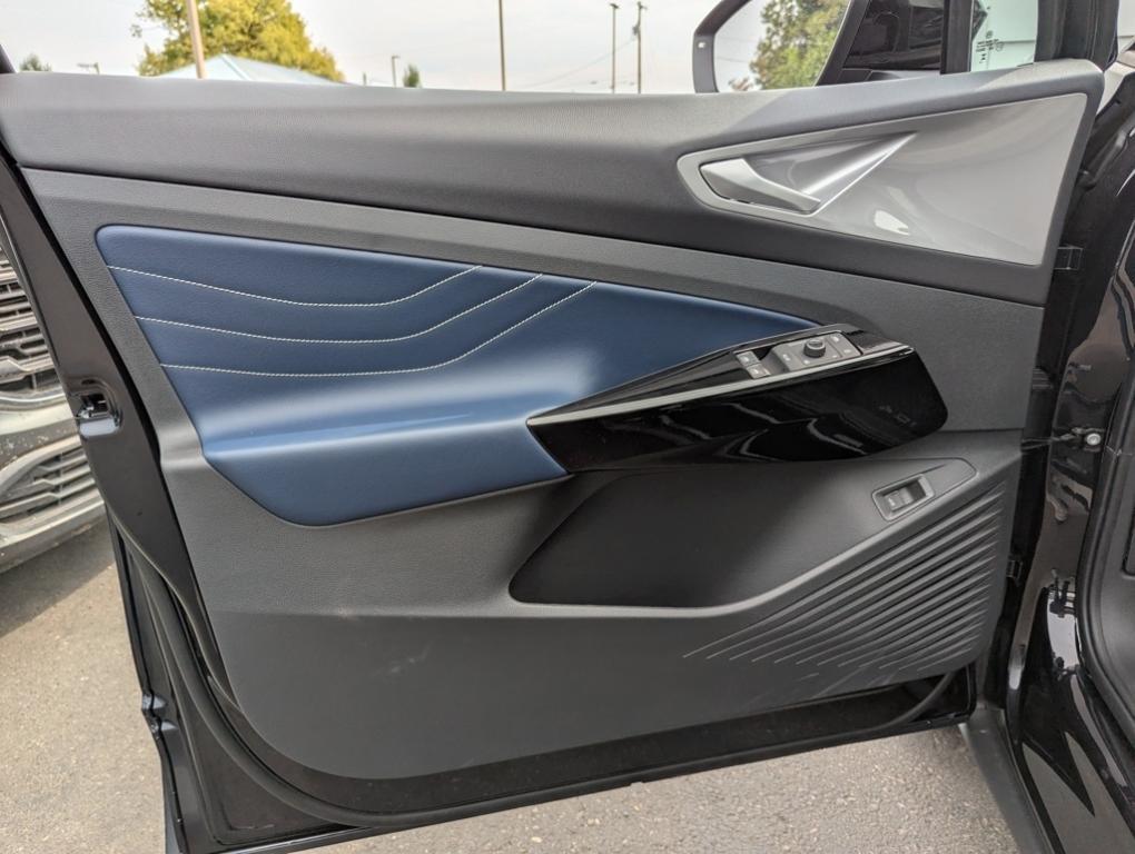 new 2025 Volkswagen ID.4 car, priced at $51,966
