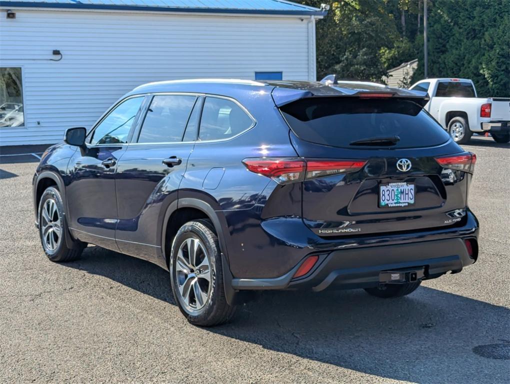 used 2020 Toyota Highlander car, priced at $34,990