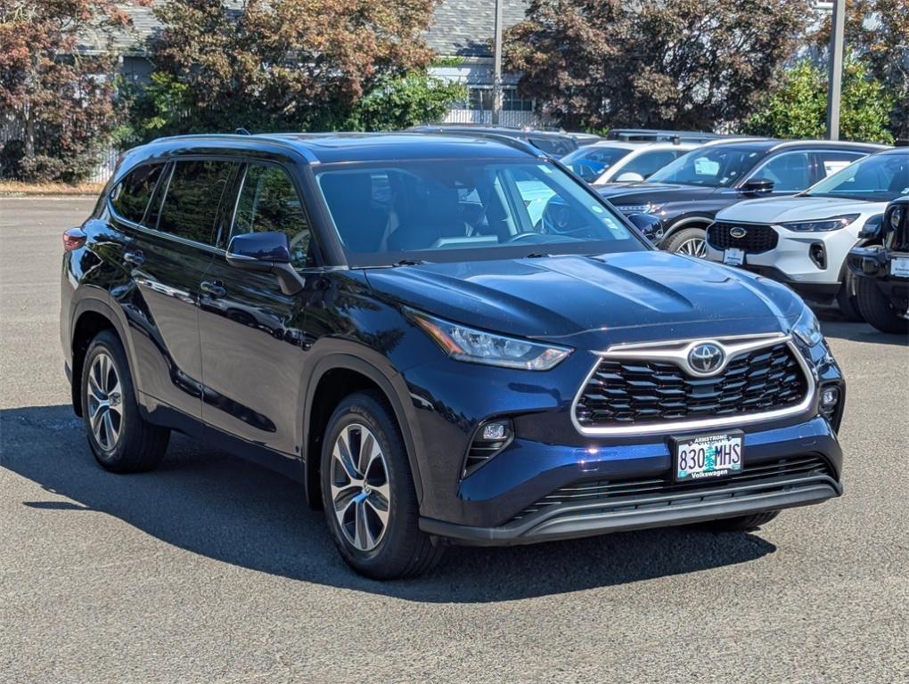 used 2020 Toyota Highlander car, priced at $34,990