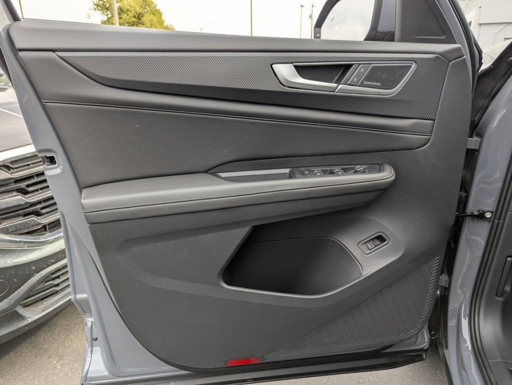 new 2026 Volkswagen Atlas Cross Sport car, priced at $54,035