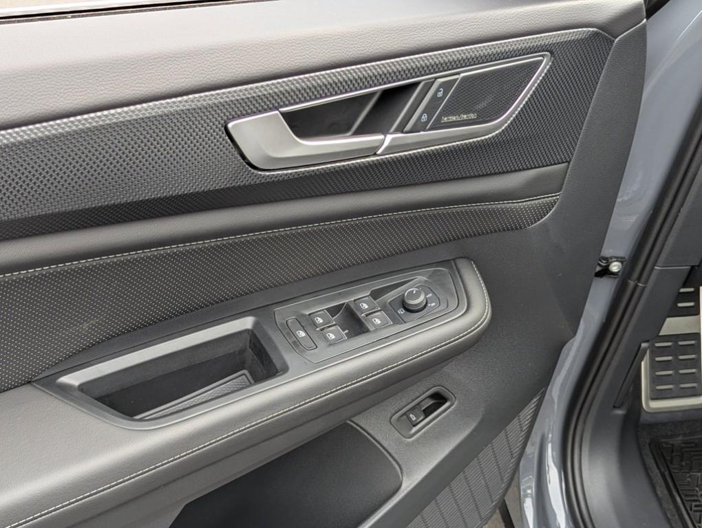 new 2026 Volkswagen Atlas Cross Sport car, priced at $54,035