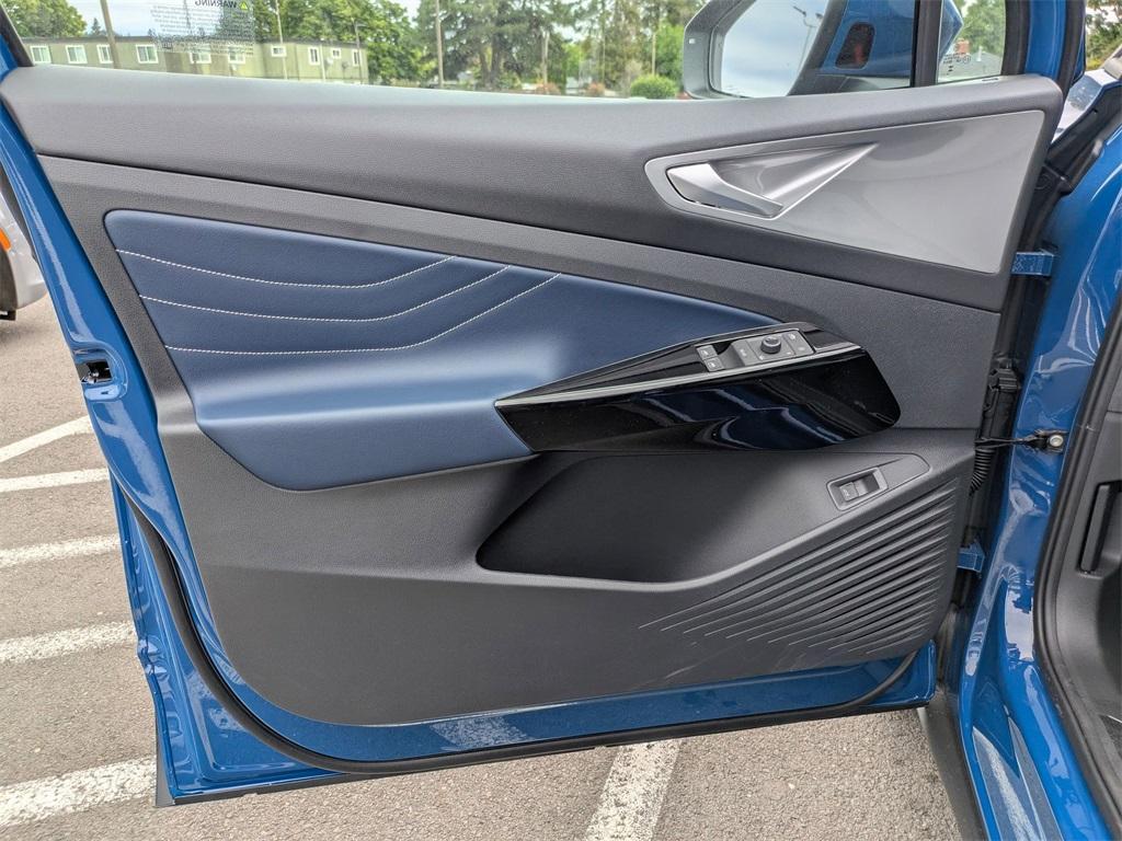 new 2025 Volkswagen ID.4 car, priced at $48,166