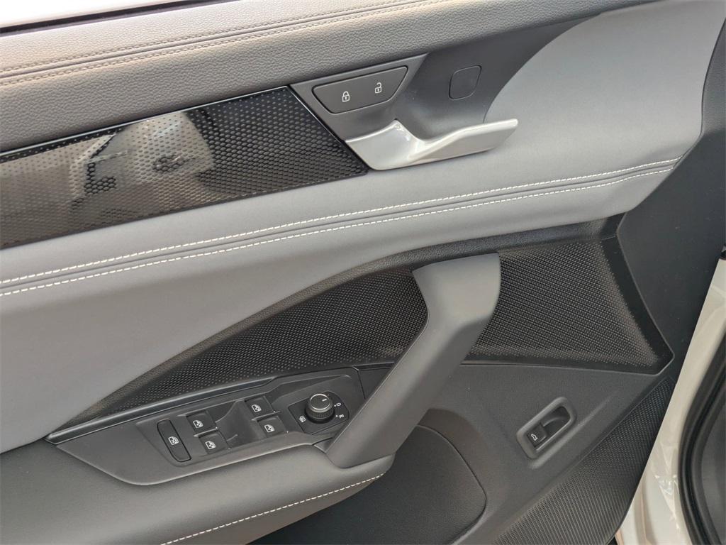 new 2025 Volkswagen Tiguan car