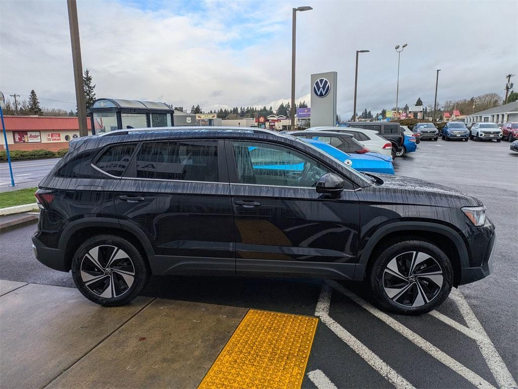 new 2025 Volkswagen Taos car