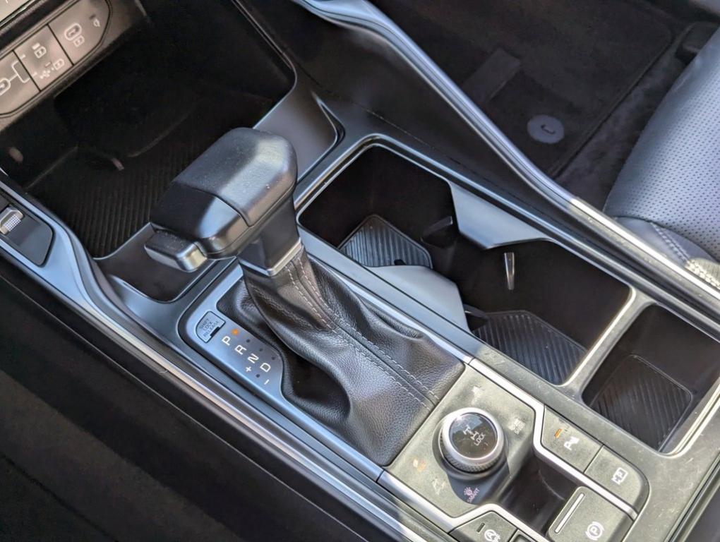 used 2024 Kia Sorento car, priced at $26,815