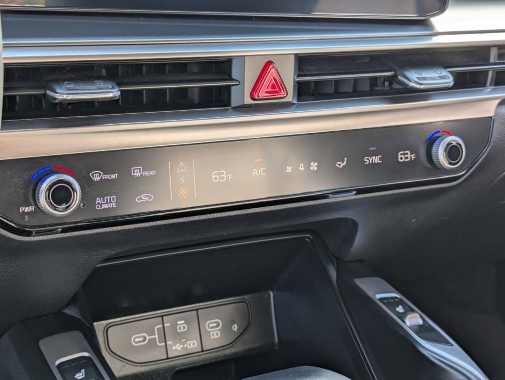 used 2024 Kia Sorento car, priced at $26,815