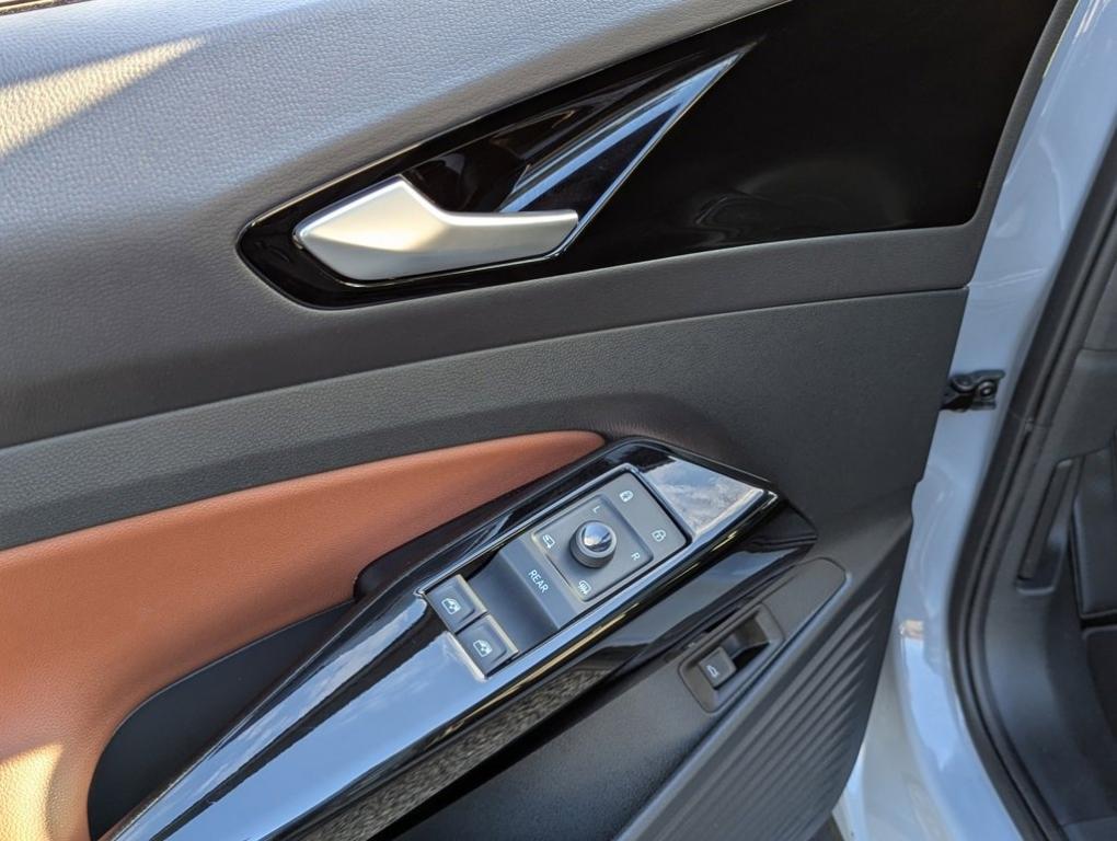 used 2021 Volkswagen ID.4 car, priced at $20,926