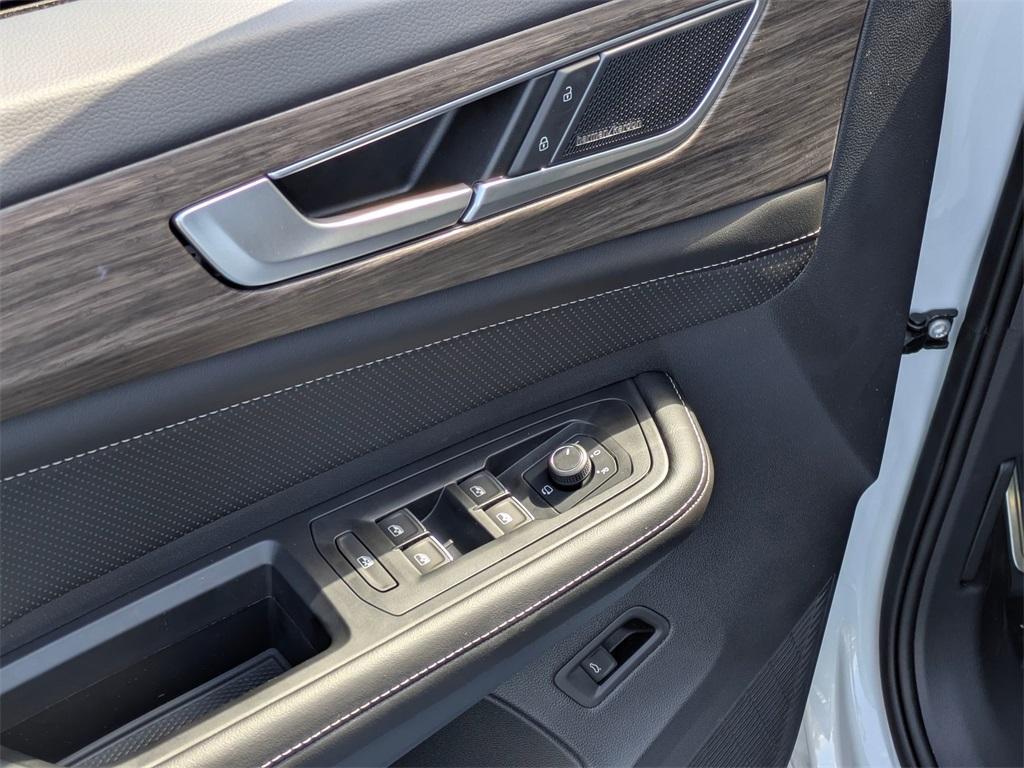 new 2025 Volkswagen Atlas car, priced at $54,887