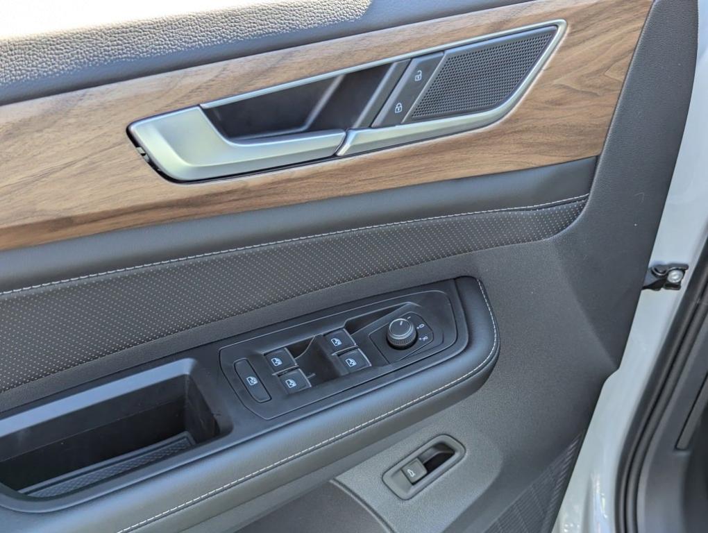 new 2026 Volkswagen Atlas car, priced at $46,491