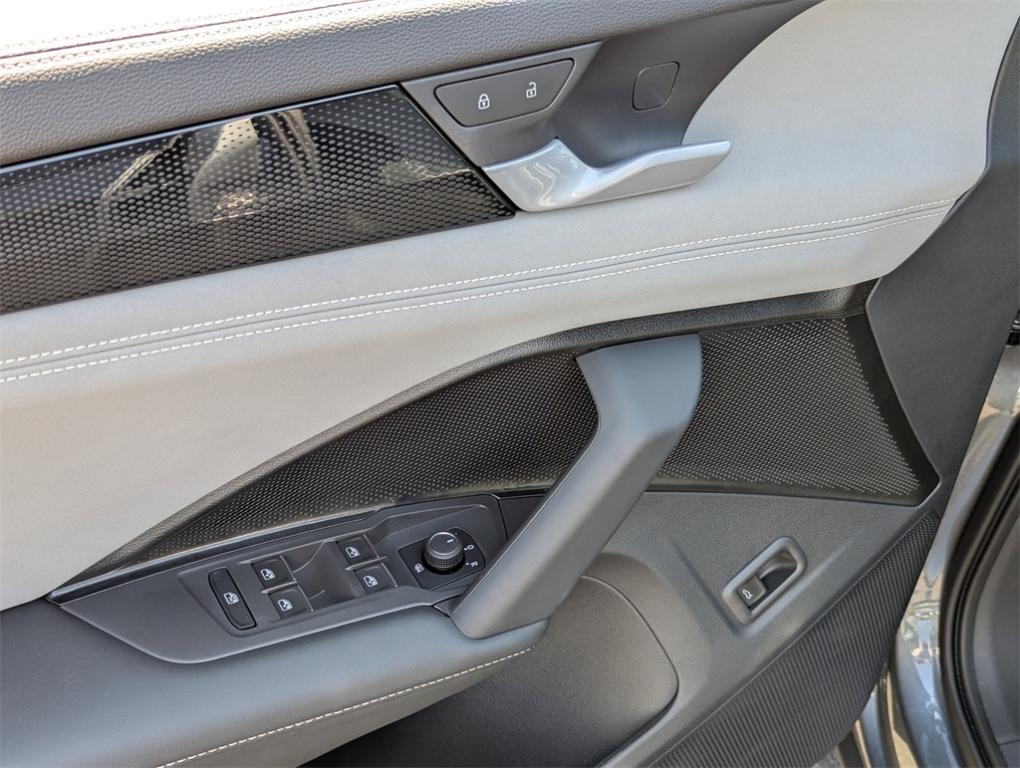 new 2025 Volkswagen Tiguan car, priced at $37,183