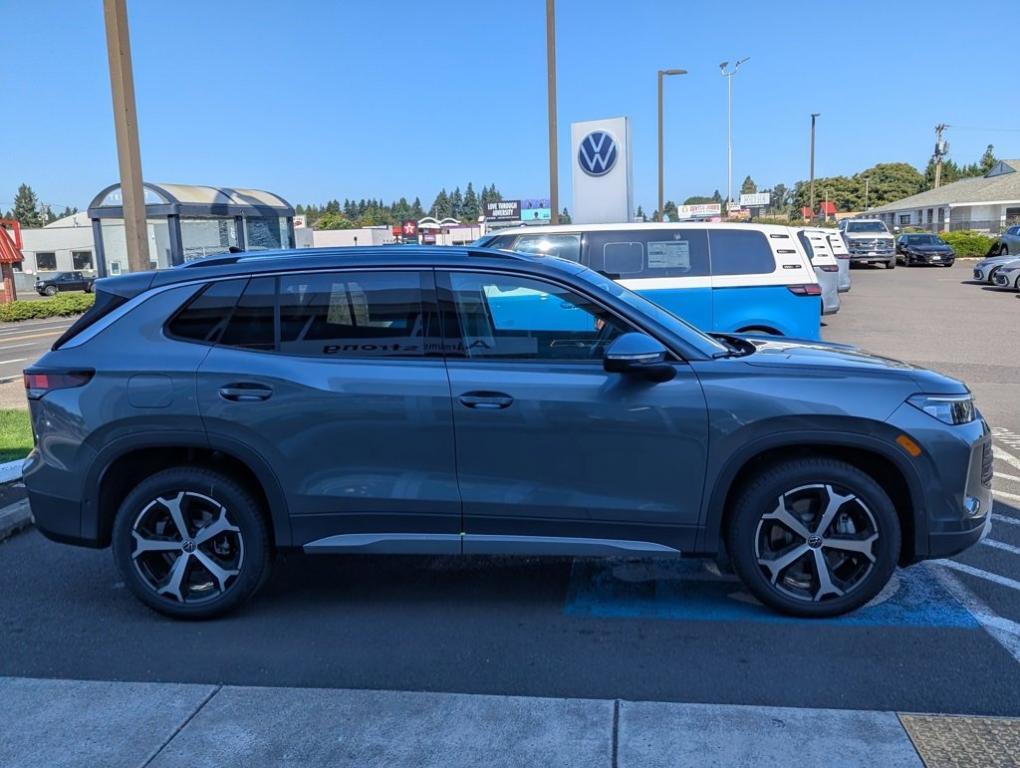 new 2025 Volkswagen Tiguan car, priced at $35,030