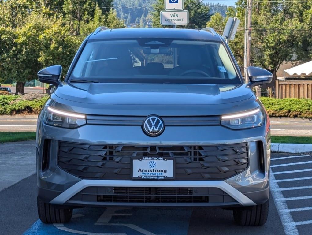 new 2025 Volkswagen Tiguan car, priced at $35,030