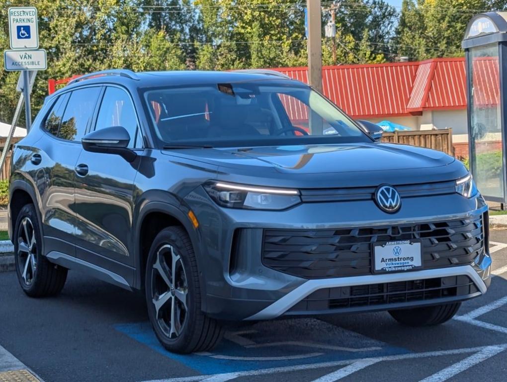 new 2025 Volkswagen Tiguan car, priced at $35,030