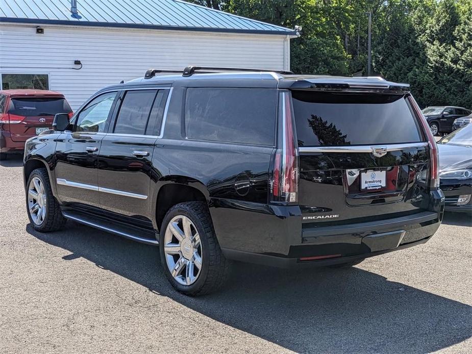 used 2018 Cadillac Escalade ESV car, priced at $33,490