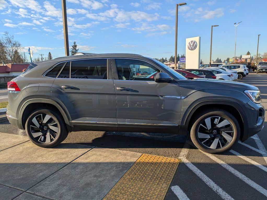 new 2025 Volkswagen Atlas Cross Sport car