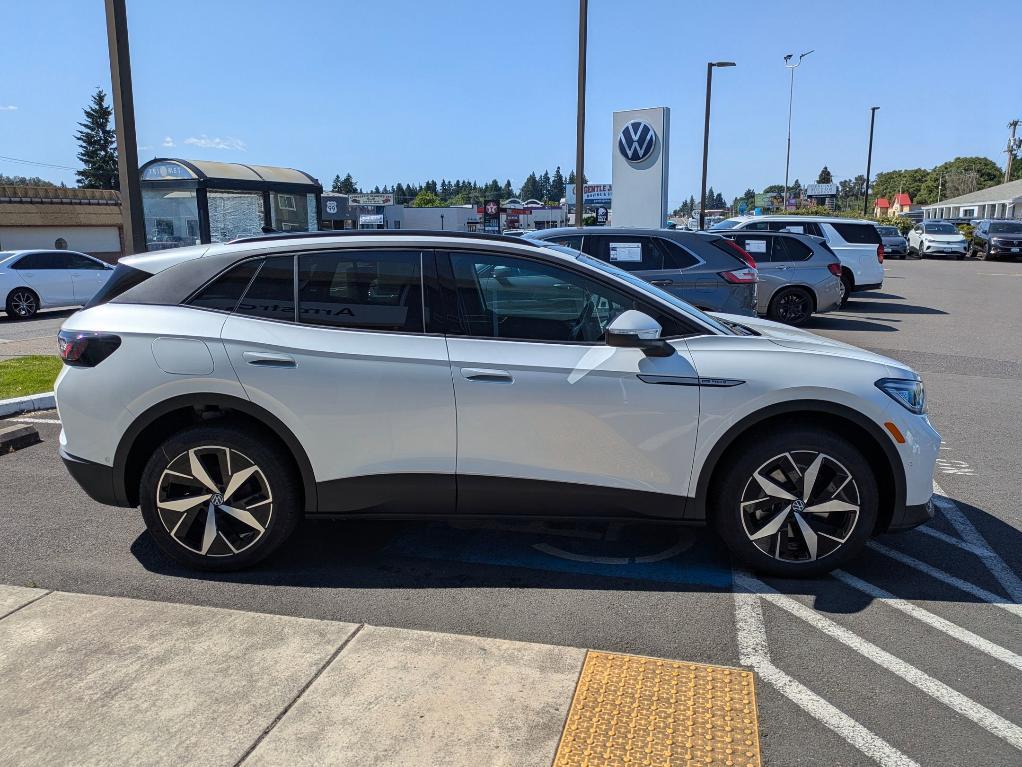 new 2025 Volkswagen ID.4 car