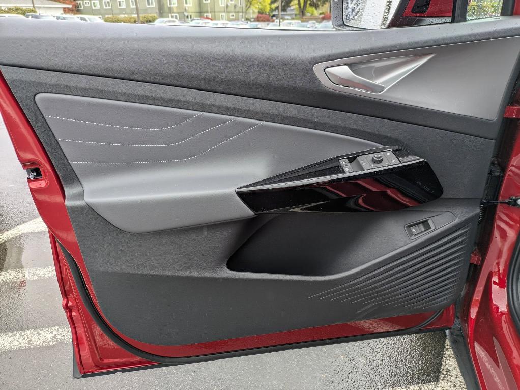new 2025 Volkswagen ID.4 car