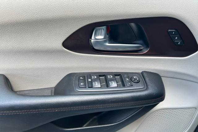 used 2020 Chrysler Pacifica car, priced at $22,499