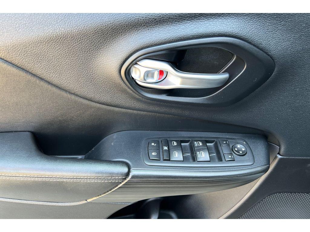 used 2016 Jeep Cherokee car, priced at $11,995