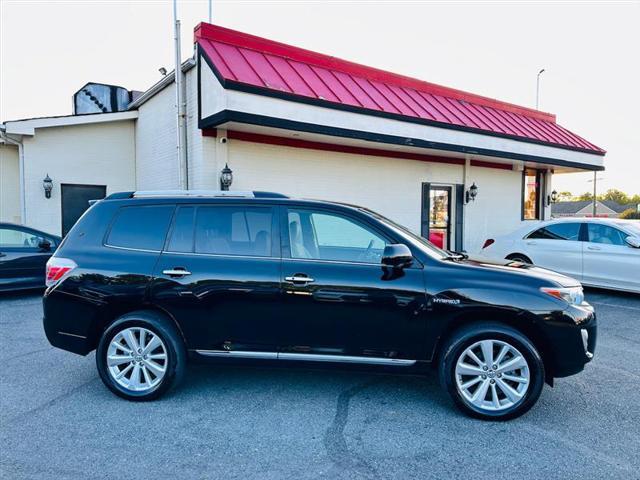 used 2011 Toyota Highlander Hybrid car, priced at $15,995