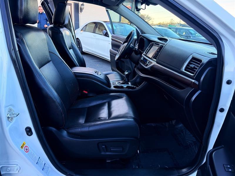 used 2016 Toyota Highlander Hybrid car, priced at $19,995