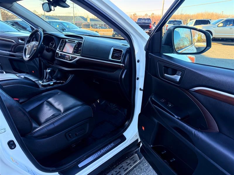 used 2016 Toyota Highlander Hybrid car, priced at $19,995